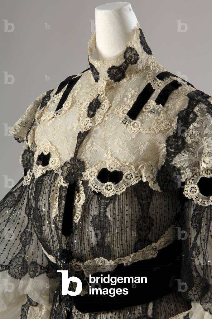 Evening dress, 1902 (partial front oblique view), Silk lace, silk net, sequins, glass beads, silk velvet trim, Henriette Favre, Paris