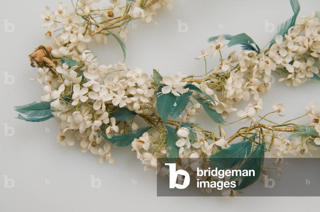 Wreath, 1854, Linen, feathers, wax, Maker unknown