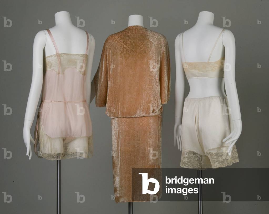 Wedding-night lingerie (back view), Maker unknown