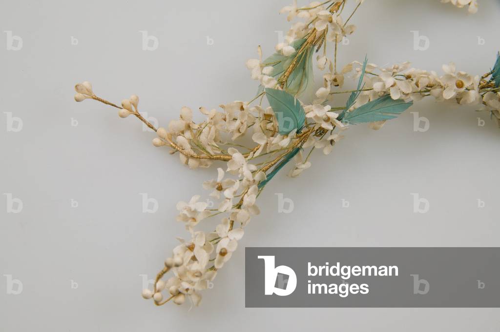 Wreath, 1854, Linen, feathers, wax, Maker unknown