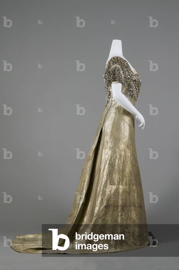 Bertha Palmer's dress, 1910 (side view)