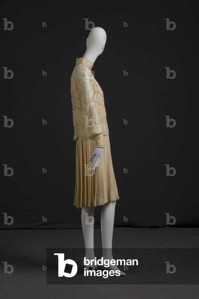 Wedding dress, 1968 (side view), Silk crepe, lace, Valentino