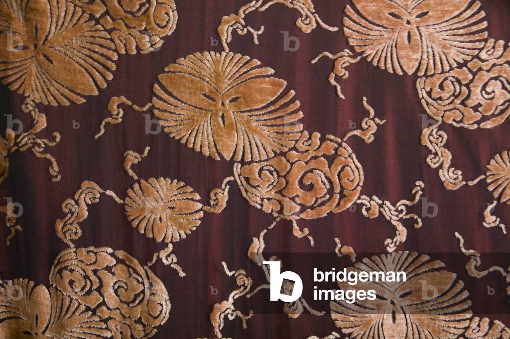 Evening wrap, 1923 (view of fabric detail, Silk voided velvet, satin, tassels, Liberty & Co., England