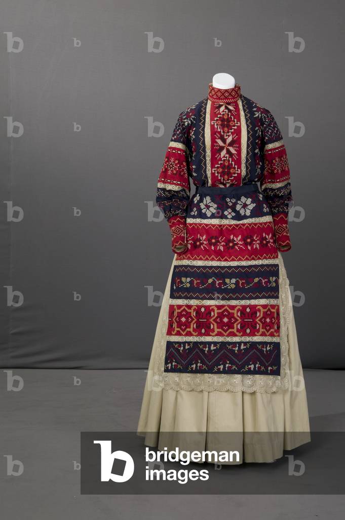 Ukranian wedding ensemble, 1895 (front view), Silk crepe, embroidery