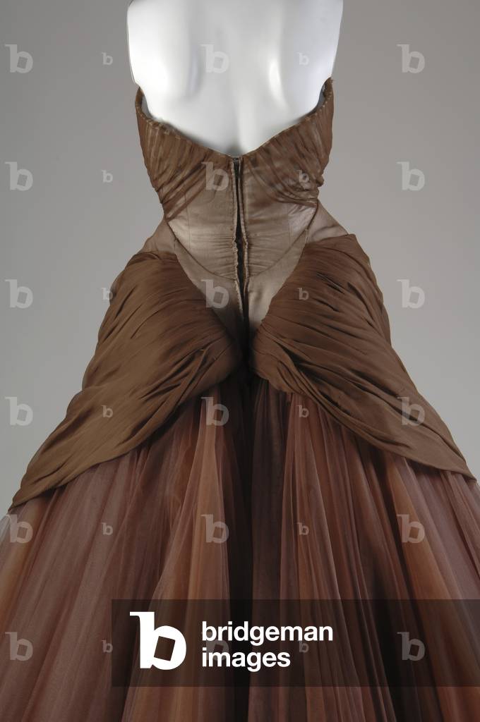 Evening dress, Swan, 1954 (back partial view), Silk chiffon silk and nylon tulle, Charles James, U.S.A.