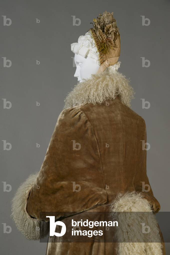 Bertha Palmer's winter coat, c.1885 (back detail), Silk velvet, and lambswool.