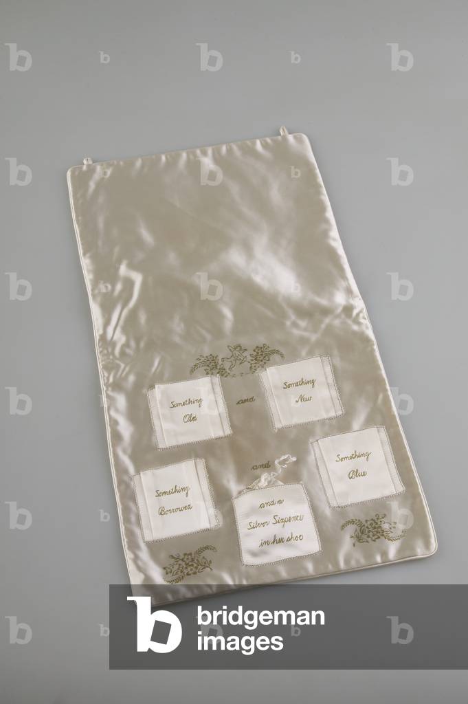 Case for wedding coin, 1934 (view of interior), SIlk satin, Maker unknown