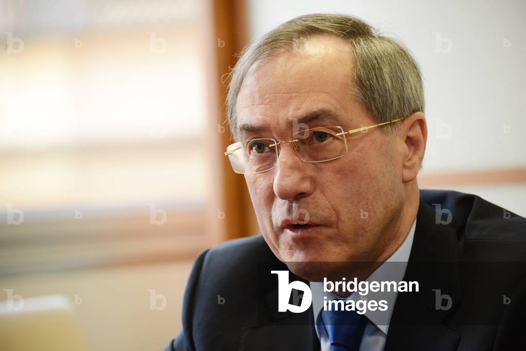 Claude Gueant (photo)