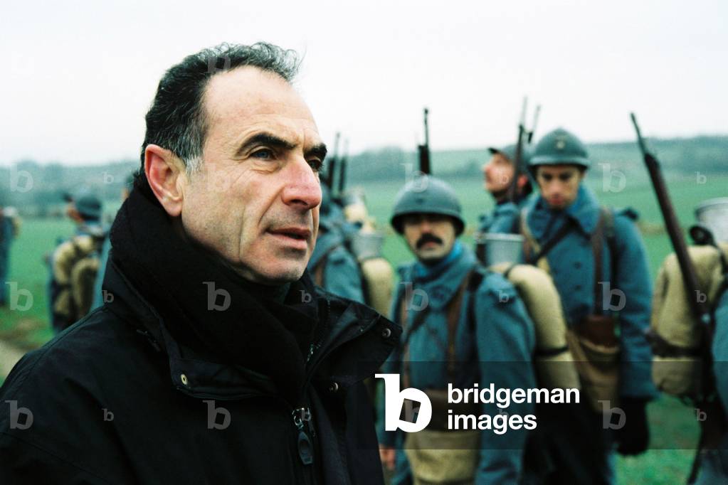 Le realisateur Yves Angelo sur le tournage du film Les Ames grises, 2005