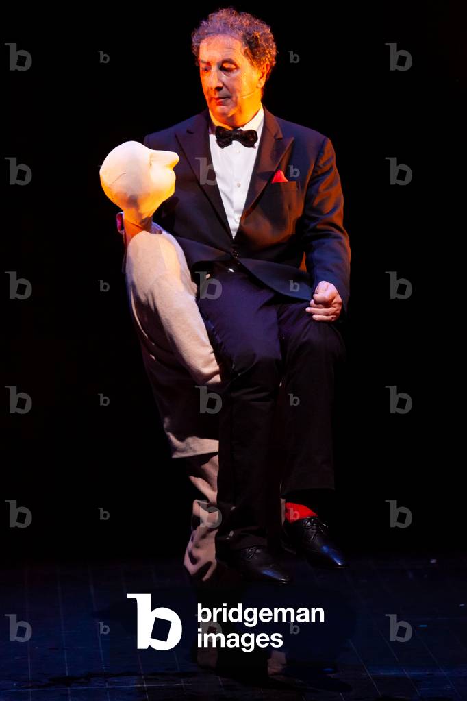 I have doubts at the theatre of the Roundabout 2018