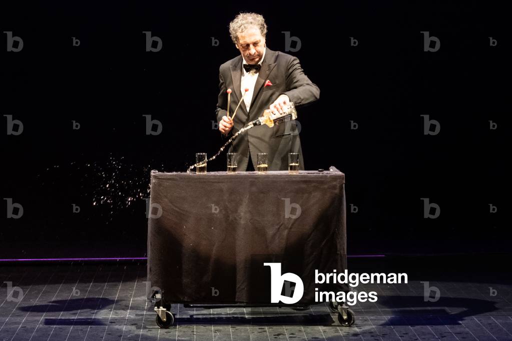 I have doubts at the theatre of the Roundabout 2018