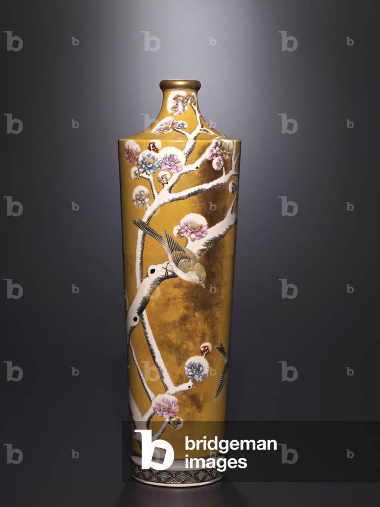 "Vaso con fiori e uccelli su terreno giallo", 19th Secolo di Kinkozan Sobei
