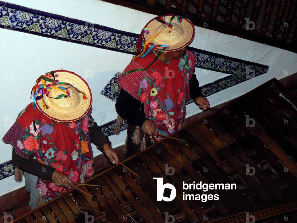 Traditionally dressed Mexican xylophonists