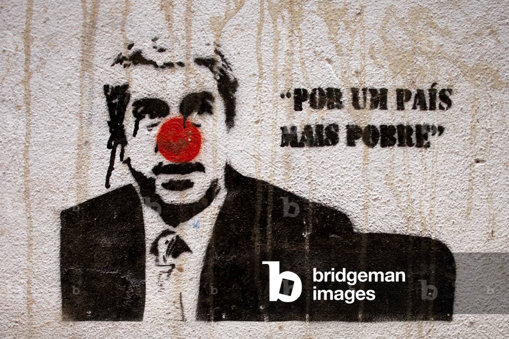 'Por um país más pobre' graffiti, Porto, Portugal (photo)