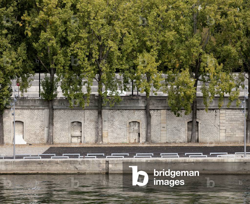 Banks of the Seine, 12th Arrondissement, Paris, France (photo)