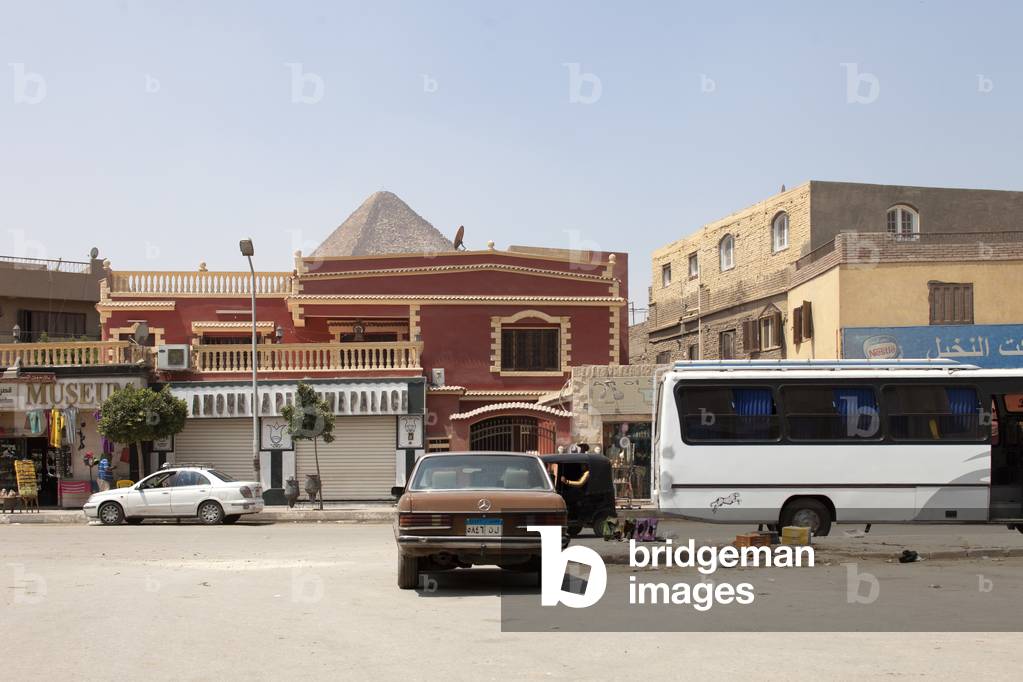 Buildings near the Pyramids of Giza, Cairo, Egypt (photo)