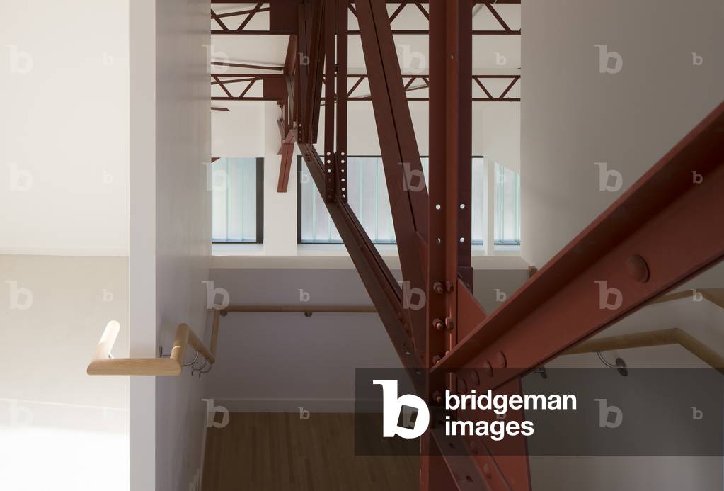 Housing in a old factory, close to Paris, France (photo)