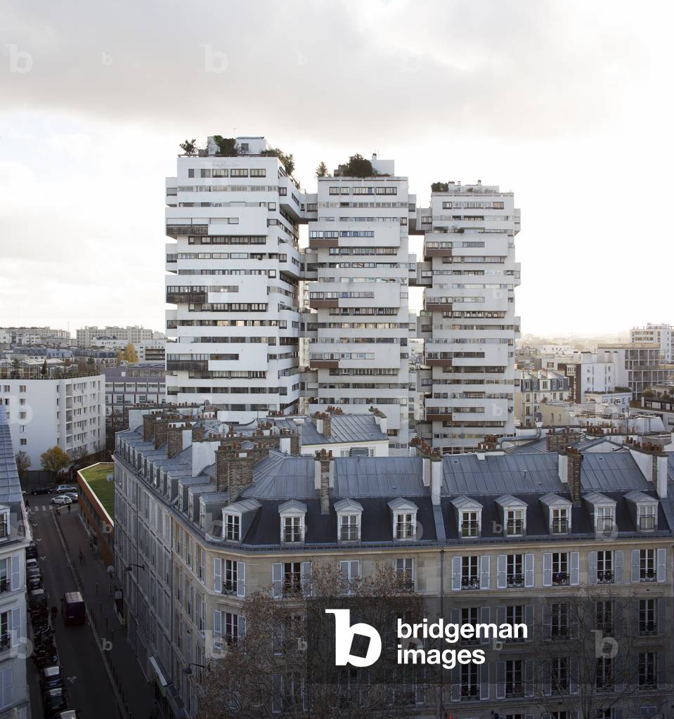 Housing complex, by architects R. Anger, M. Heymann & P. Puccinelli, 1969, Paris 12, France (photo)