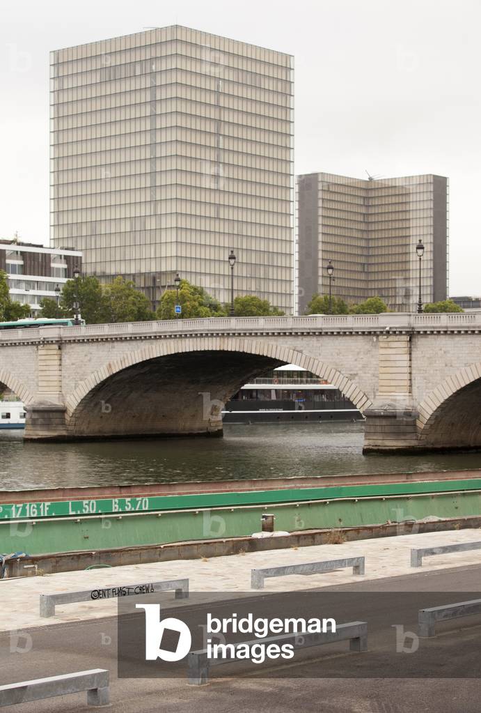 Bibliothèque Nationale de France Francois Mitterand, Paris, France (photo)