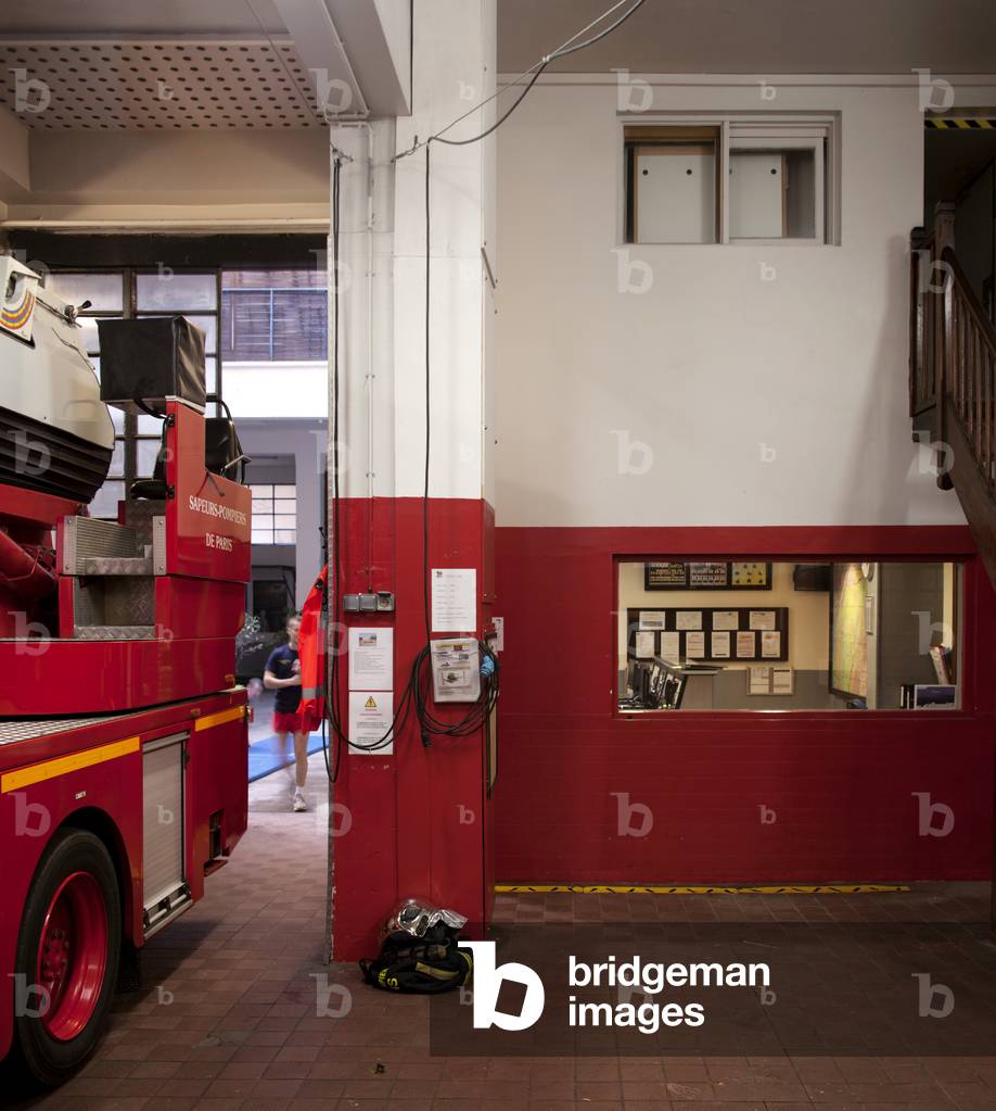 Dauphine fire station, by architect Robert Mallet-Stevens, 1936, 8, rue Mesnil, Paris 16, France (photo)