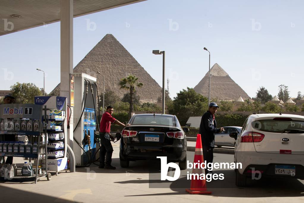 The Pyramids at Giza from the service station, Cairo, Egypt (photo)