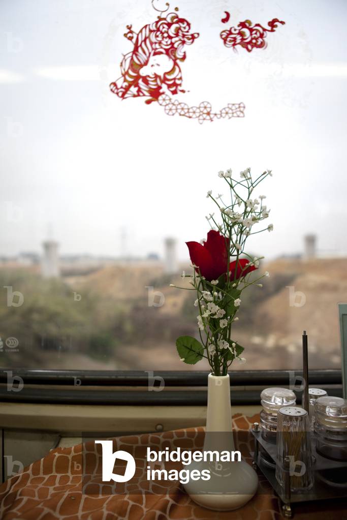 Buildings and highway between Xiamen and Guangzhou, China (photo)