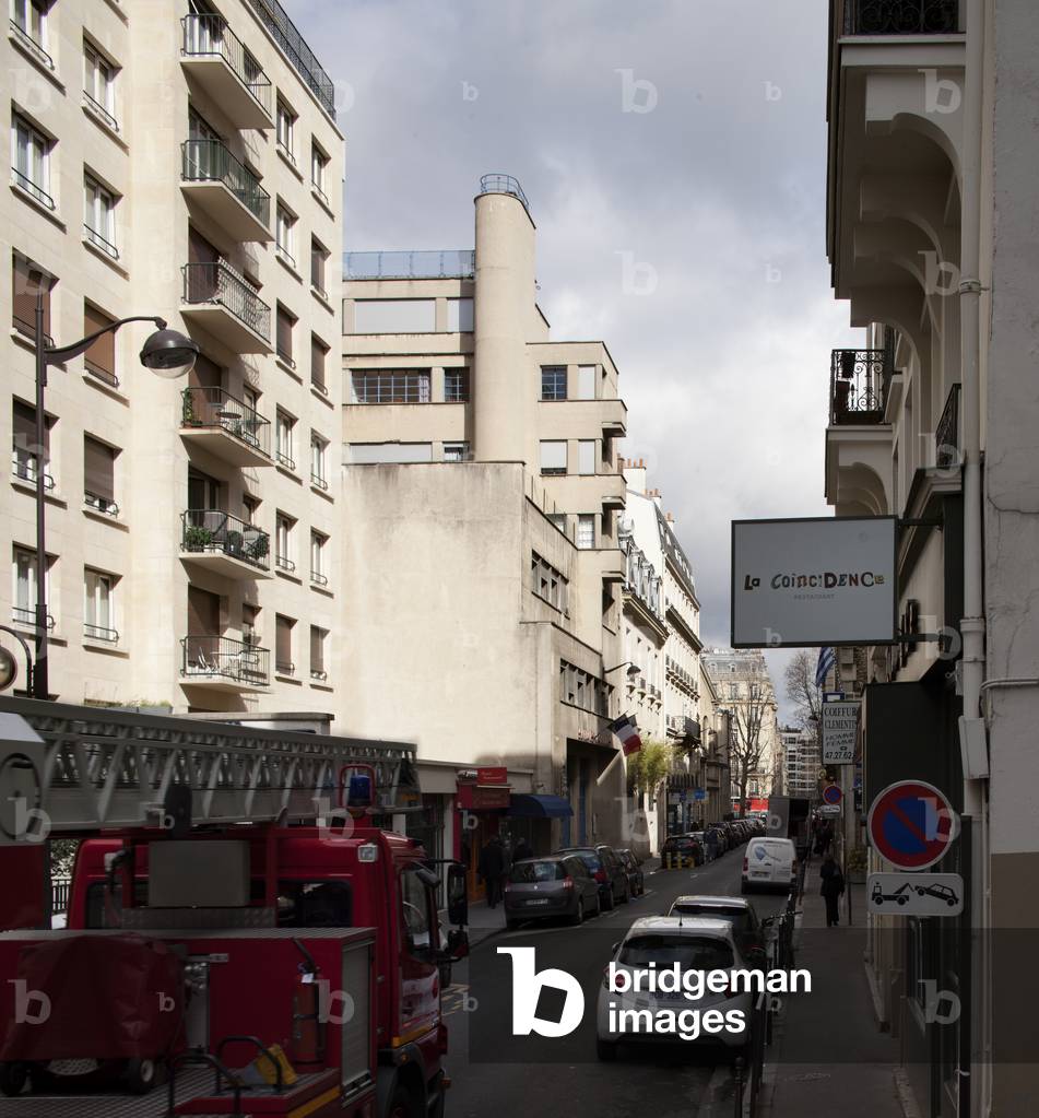 Dauphine fire station, by architect Robert Mallet-Stevens, 1936, 8, rue Mesnil, Paris 16, France (photo)