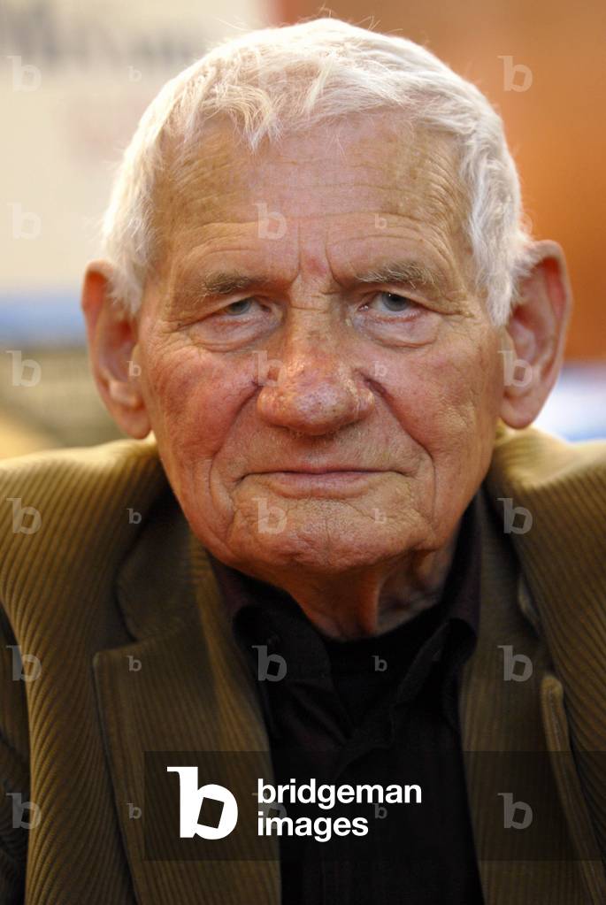 PORTRAIT OF THE WRITER PIERRE MAGNAN AT THE 2007 BOOK FAIR.