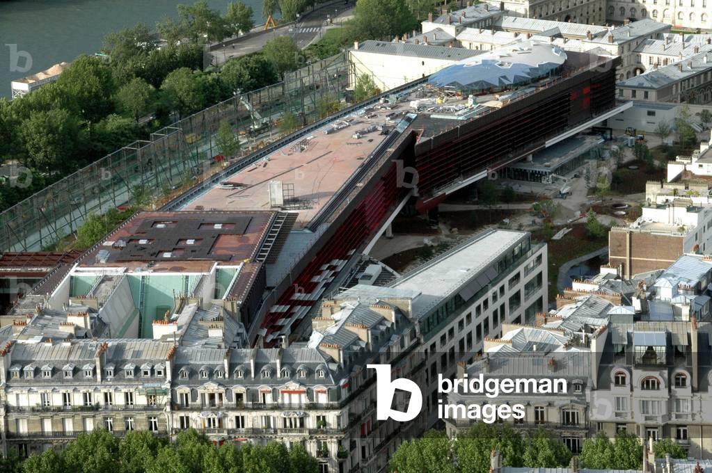 Air view of the Musee des arts primitive du Quai Branly in Paris.