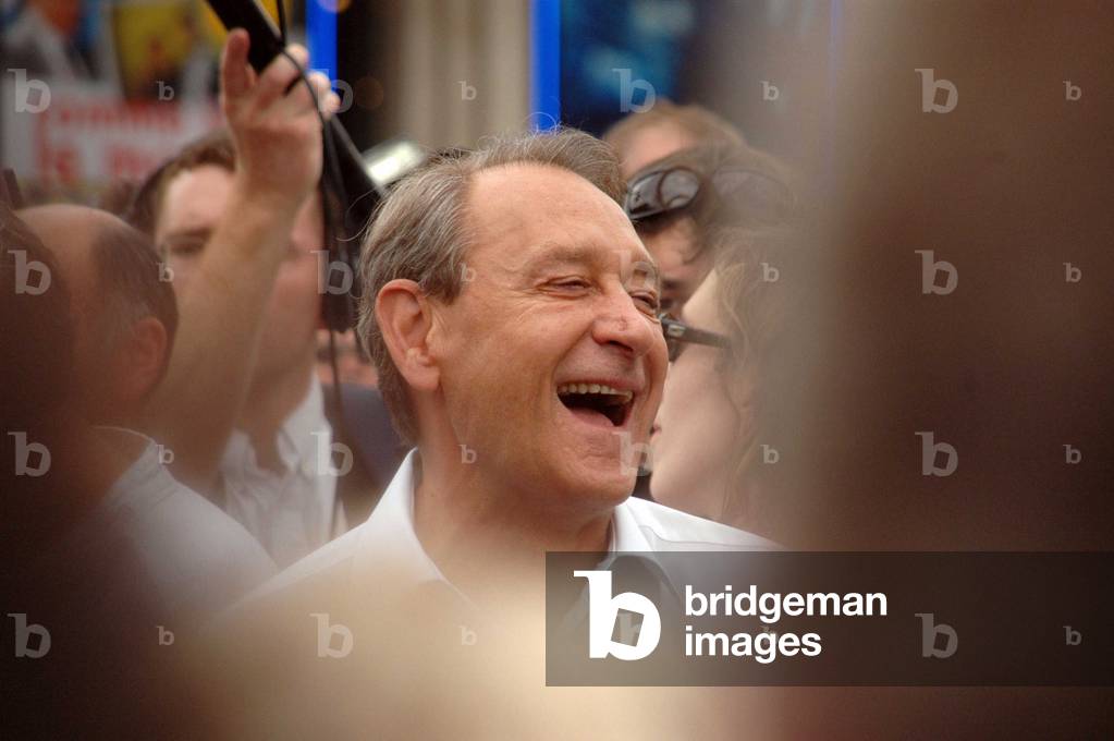 Bertrand Delanoe during the Gay pride march in Paris (France) on May 24, 2006. -Available except in Belgium-