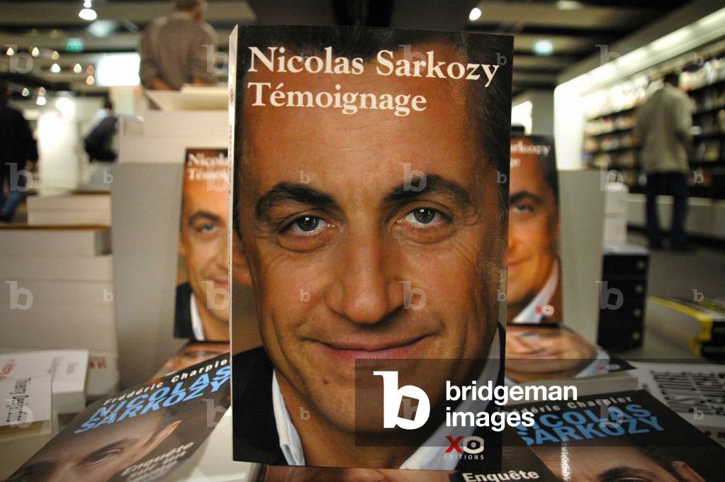 Paris, 4/08/2006 Two weeks after its release in mid-July, Nicolas Sarkozy's book “Temoignage” has already reached a circulation of 285,000 copies.