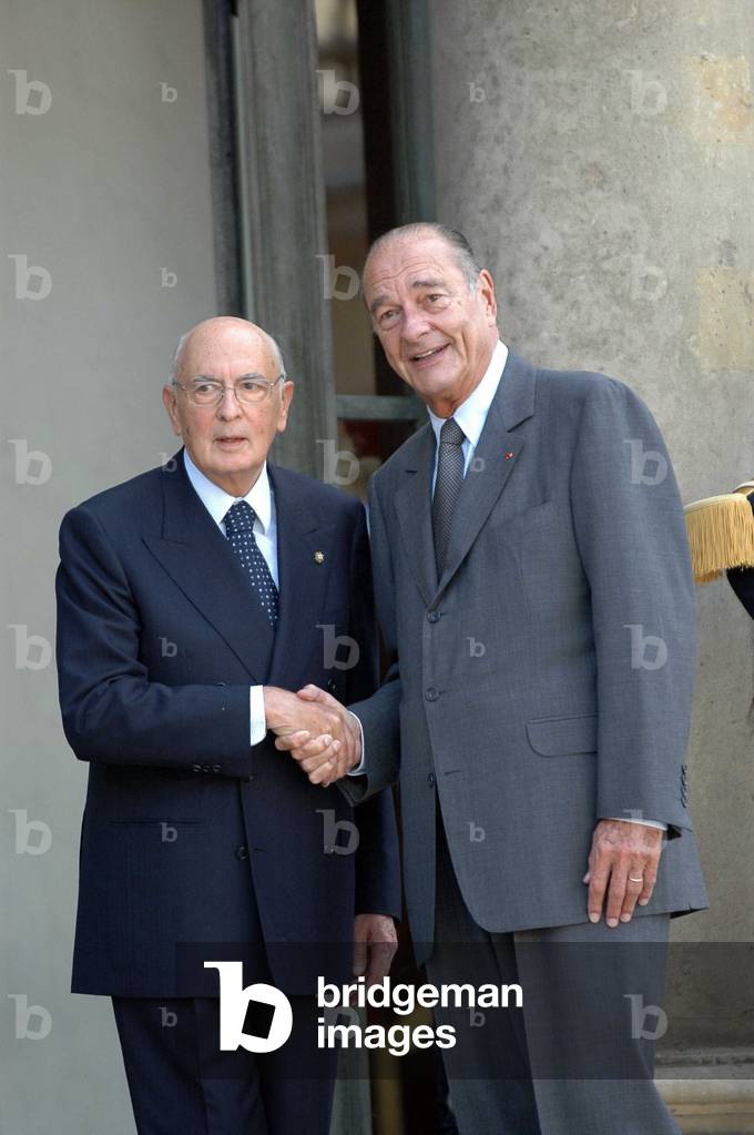 Paris, 12 September 2006: French President Jacques Chirac receives his Italian counterpart Giorgio Napolitano at the Elysee (photo)