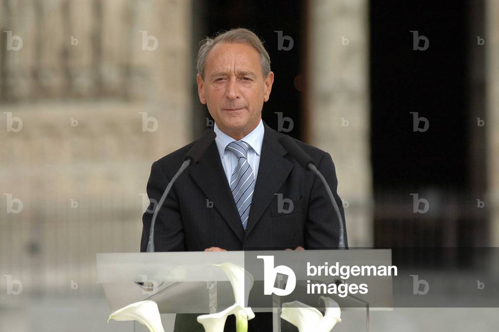 Paris, France, September 3, 2006: Speech by Bertrand Delanoe at the Inauguration of the Place du parvis de Notre-Dame, Place Jean-Paul II.
