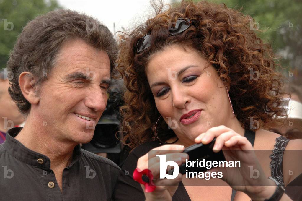 Jack Lang and Marianne James during the Gay Pride (Lesbian, Gay, Bi and Trans pride march) in Paris (France) on May 24, 2006. -Available except in Belgium-