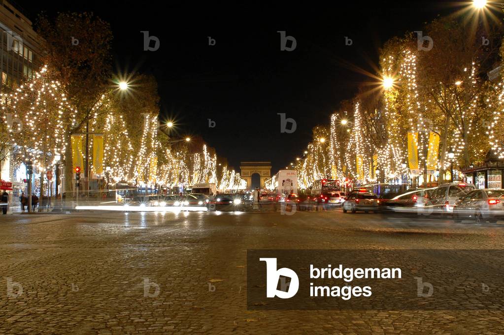 Paris, 01 December 2006: The Champs Elysees are lit up as Christmas celebrations approach.