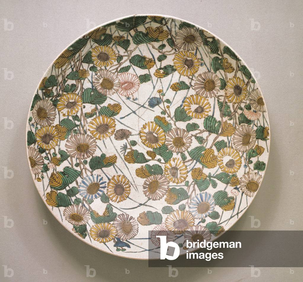 Kutani dish, decorated with kiku blooms and foliage in alternative designs, Fuku mark on base
