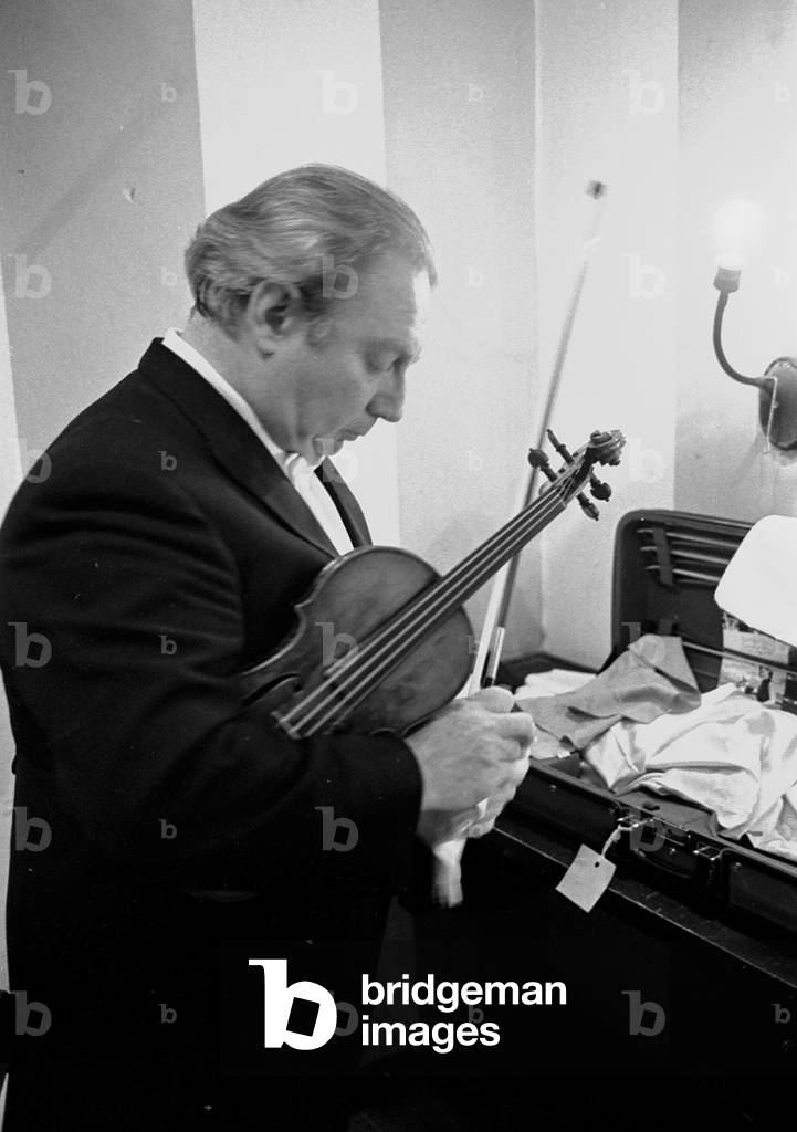 Isaac Stern in dressing