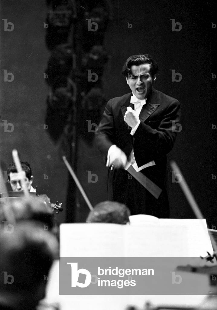 Mario Benzecry conducting circa