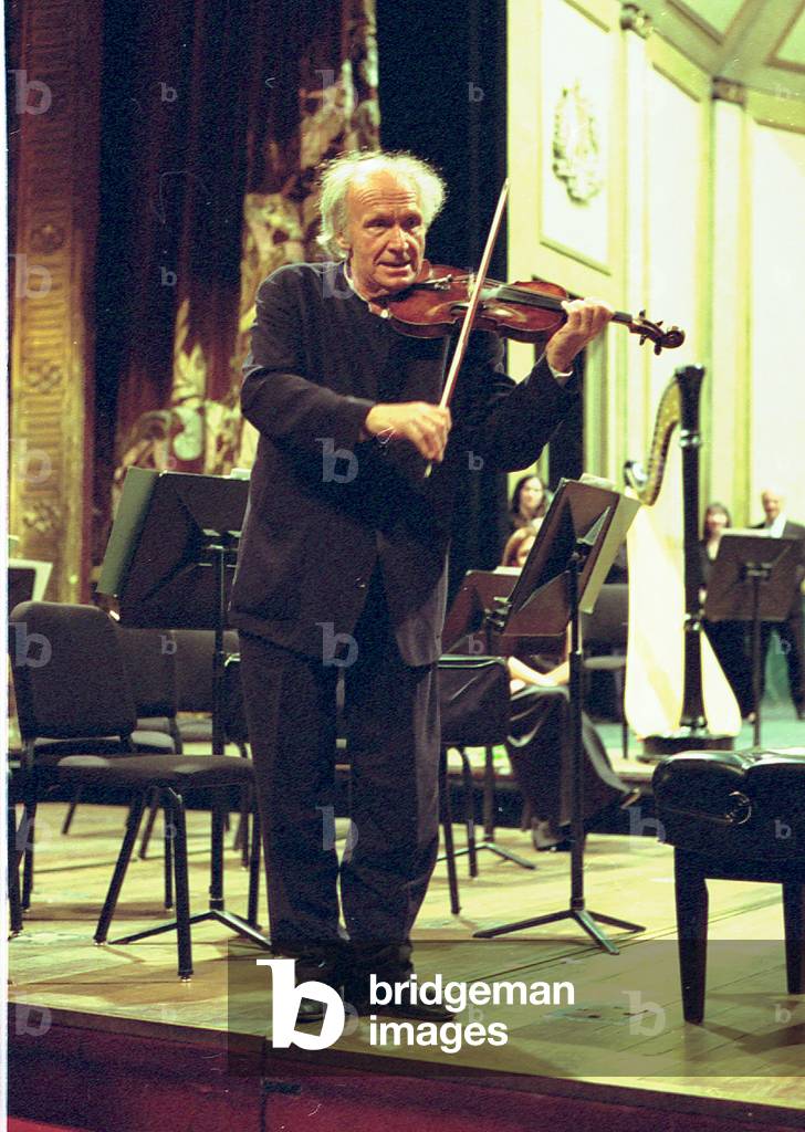 Ivry Gitlis playing the