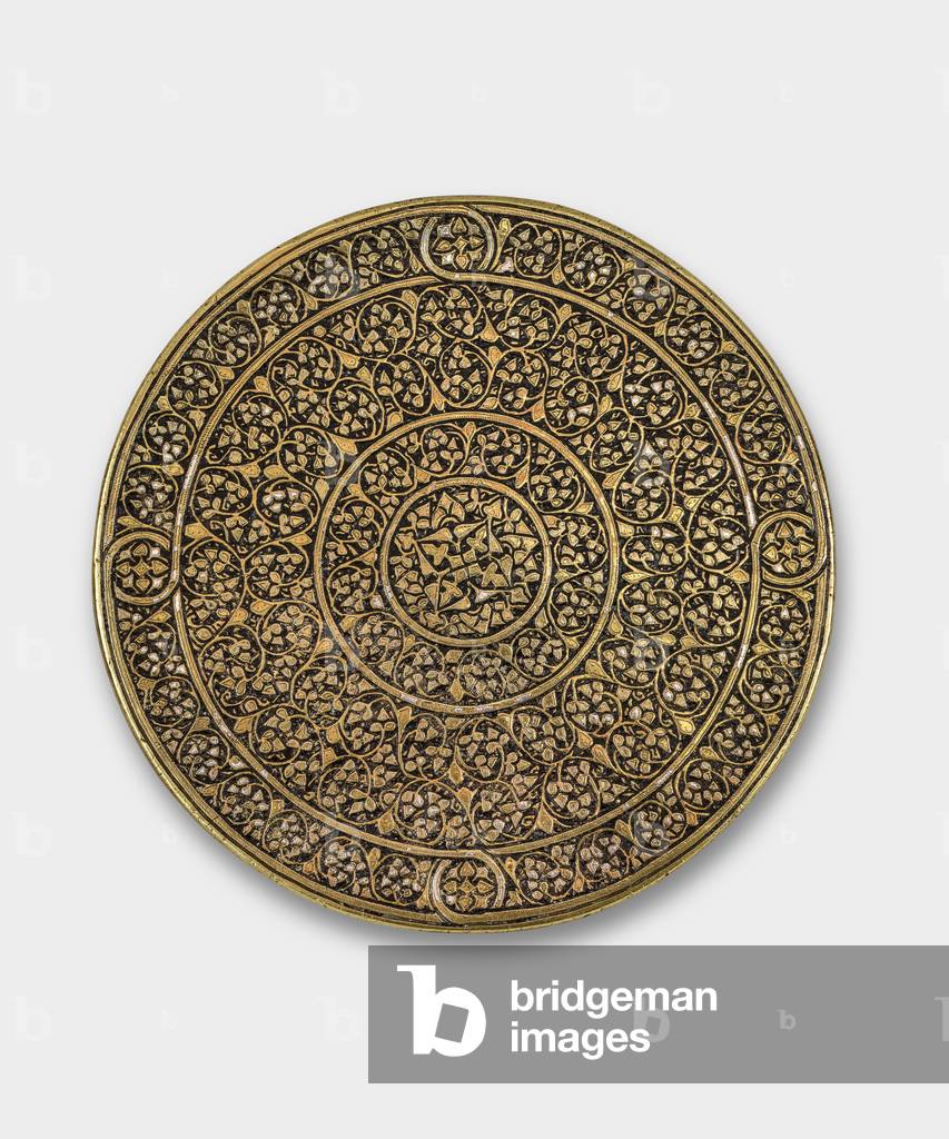 Bowl-shaped box with cover, 1475-1525 (engraved brass & silver inlay)