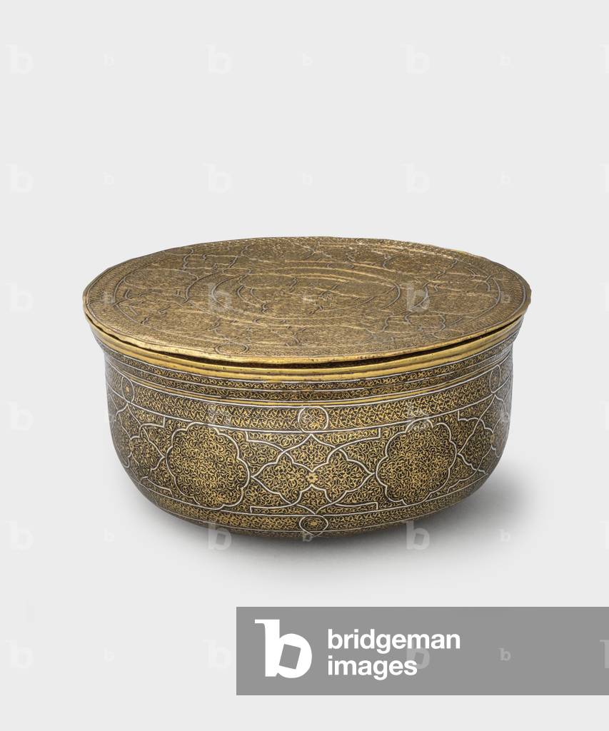 Bowl-shaped box with cover, 1575-99 (engraved brass & silver inlay)
