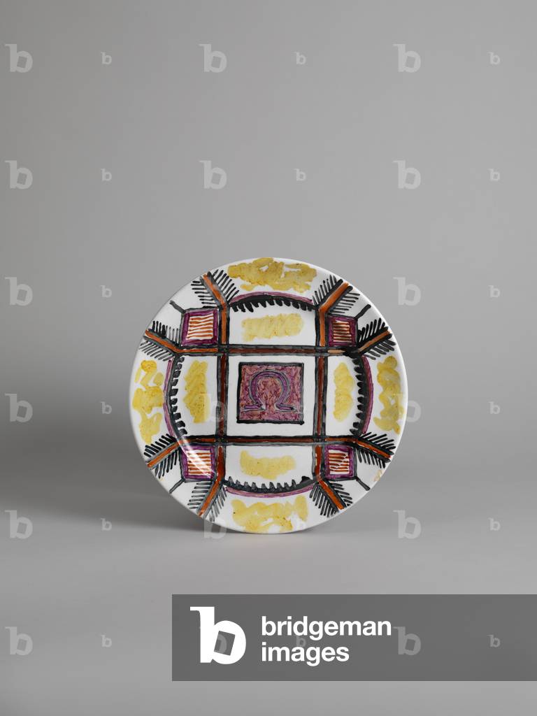 Plate with overglaze geometric design enclosing Omega symbol, 1913-c.1914 (glazed earthenware with painted decoration)