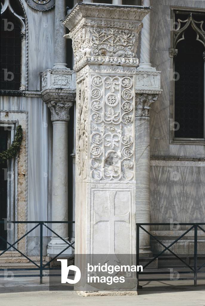 Acritan column, Saint Mark's Basilica (photo) 