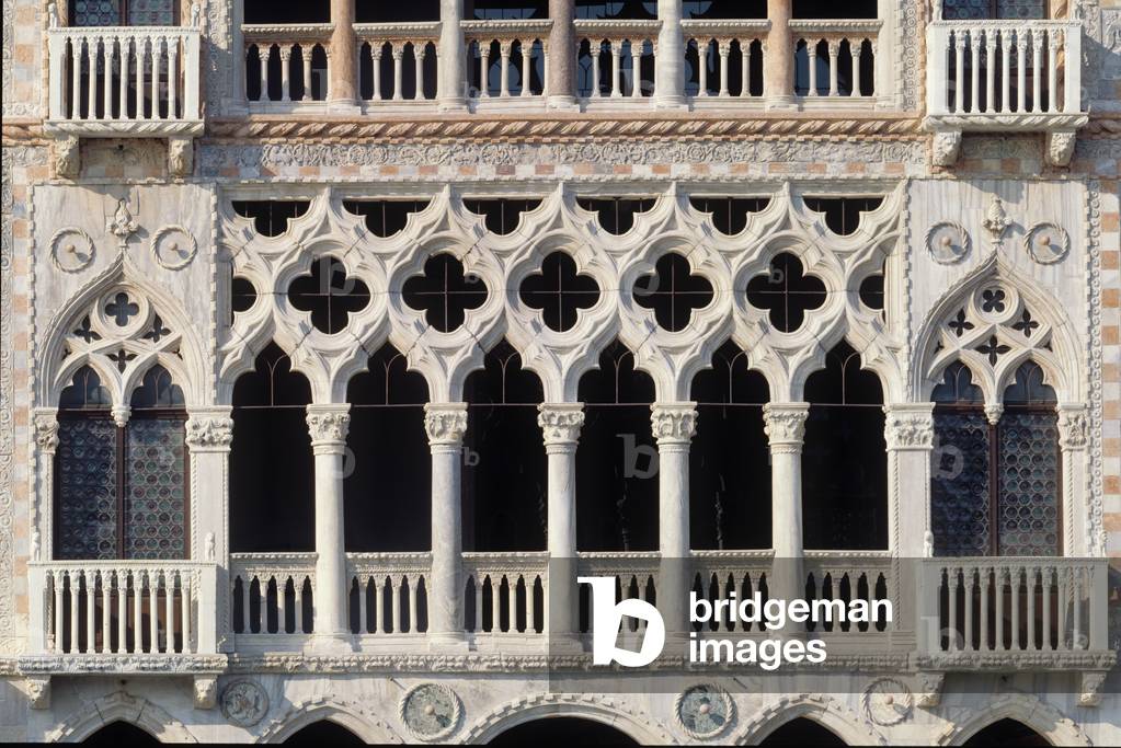 Detail of the front view of Palazzo Ca D'Oro, Venice, Italy (photo)