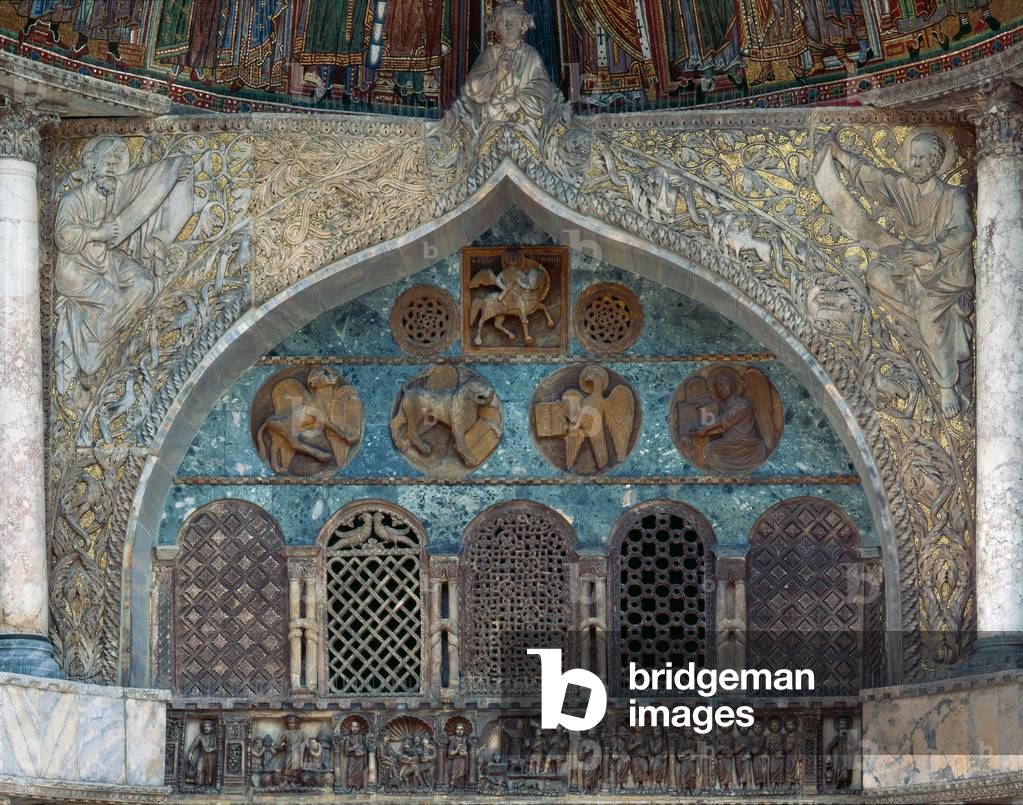 St Alipius Gate with symbols of the Evangelists, Saint Mark's Basilica, Venice (photo) 