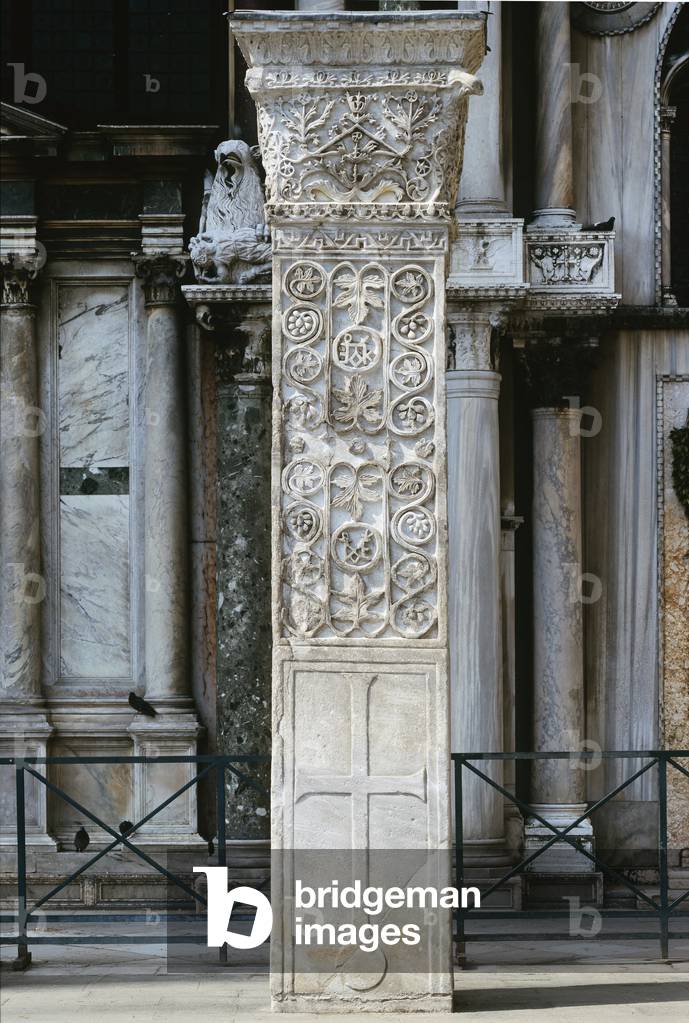 Acritan column, Saint Mark's Basilica, Venice (photo) 