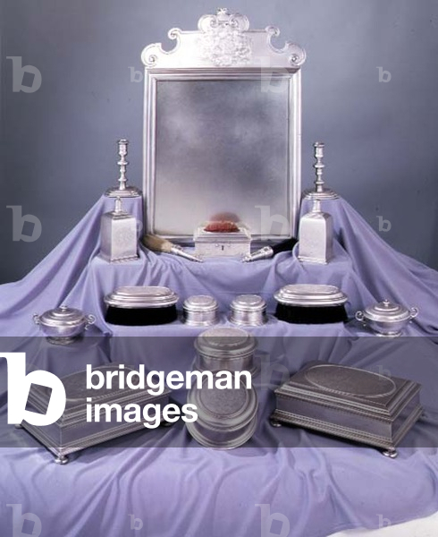 Toilet Service by Daniel Garnier, 1696 (silver)