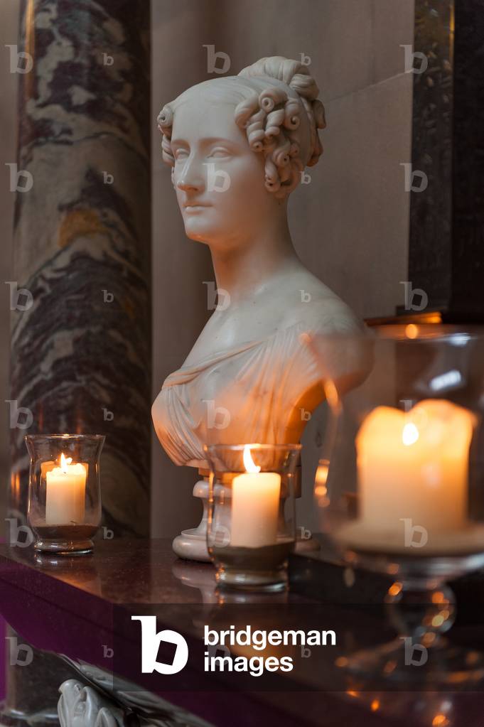 Bust of a lady (marble)