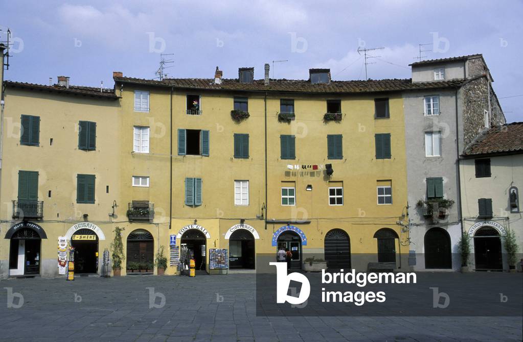 Piazza del Mercato, Lucca, Tuscany, Italy