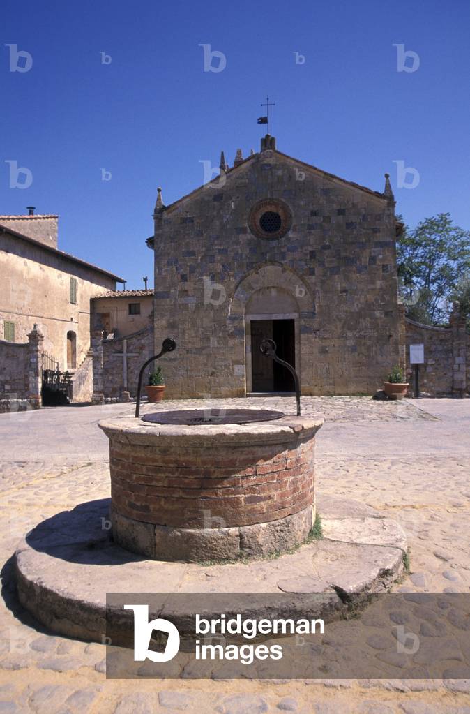Square, Monteriggioni, Tuscany, Italy.